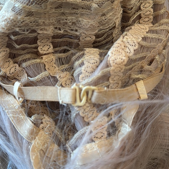 Wig, Champagne Pink long wavy synthetic Wig. New in box. Hair cap. W/ponytail - Picture 16 of 16